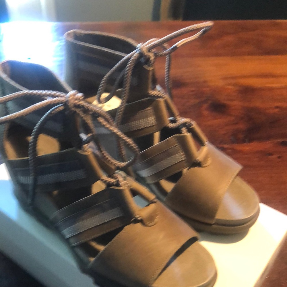 NWT Sorel sandals. Size 8